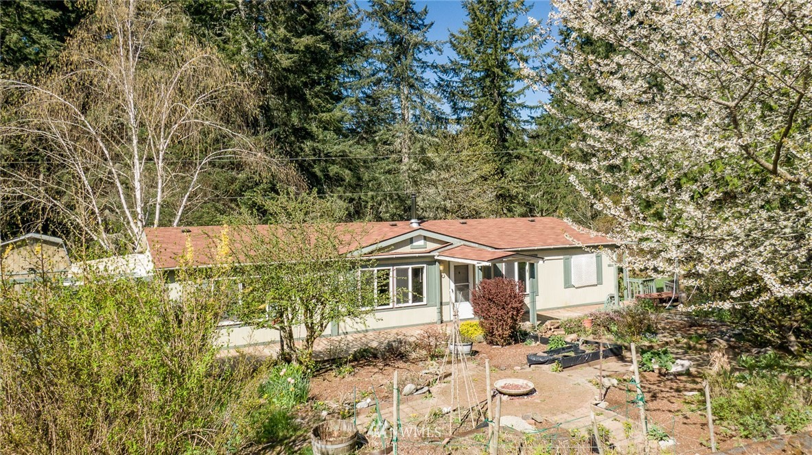 11922 Southwest Cove Road Vashon, WA 98070 - Photo 22 of 28 Gallery Image 22
