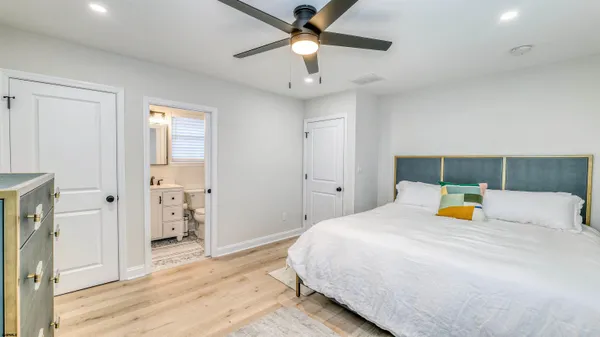 $12,000 | 129 North New Haven Avenue, Unit 2, Ventnor City, NJ 08406