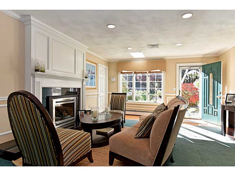 1280 High Hawk Road East Greenwich, RI 02818 - Photo 3 of 24 Den/Family/Great Room.