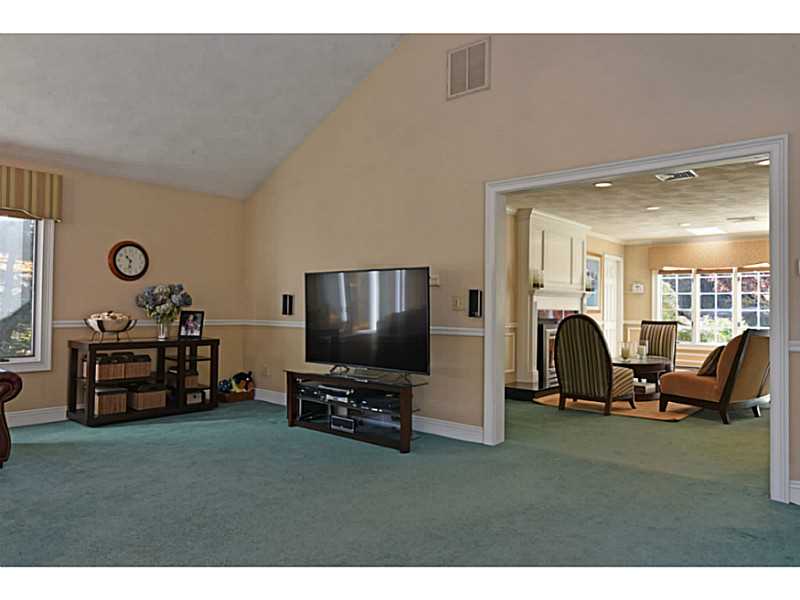 1280 High Hawk Road East Greenwich, RI 02818 - Photo 4 of 24 Den/Family/Great Room.