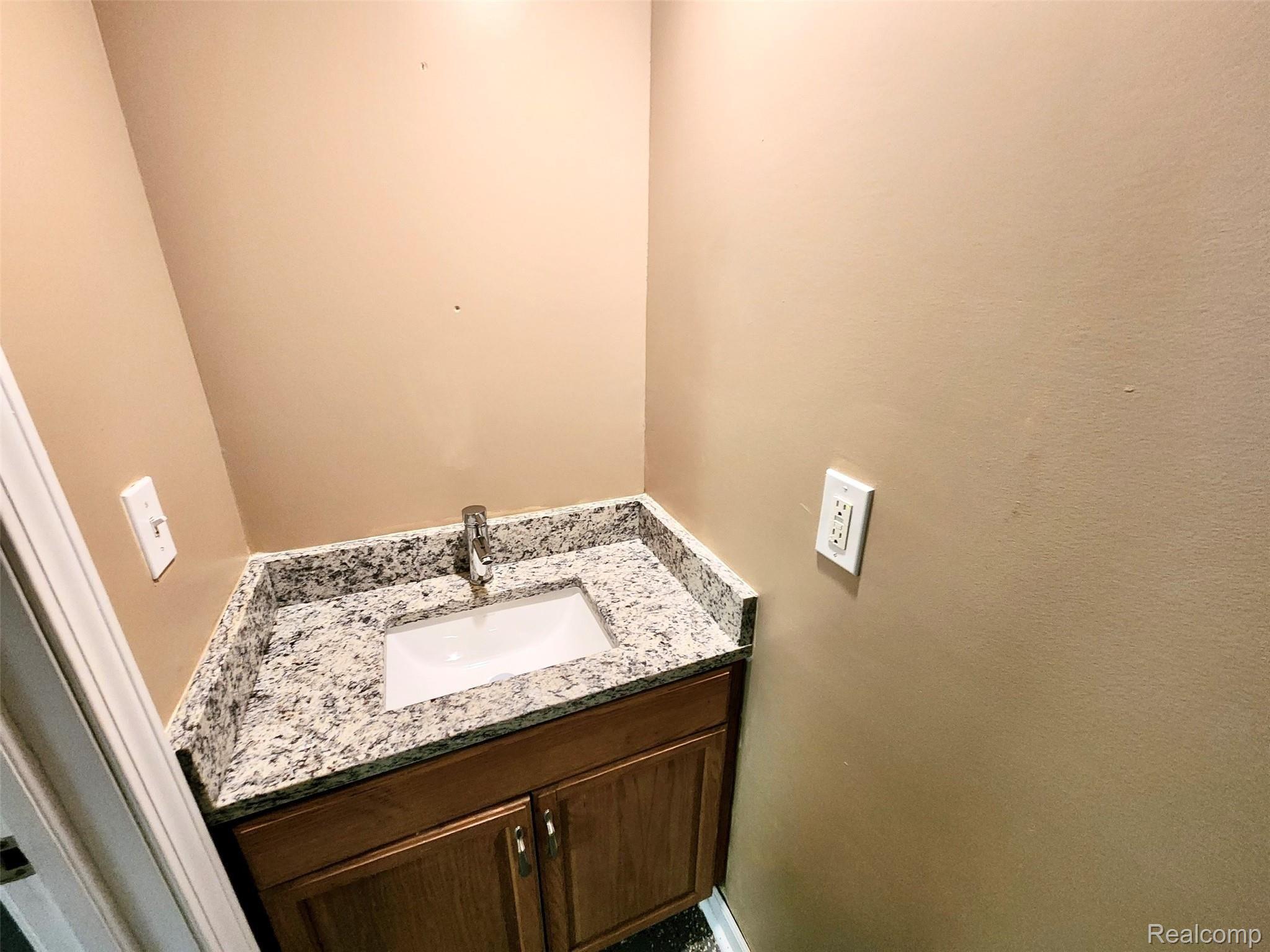 4601 Ingham Street Lansing, MI 48911 - Photo 27 of 28 59382800-9F63-4898-98BF-4D51E0F537AB.jpeg