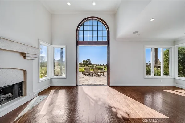 a view of an empty room and window