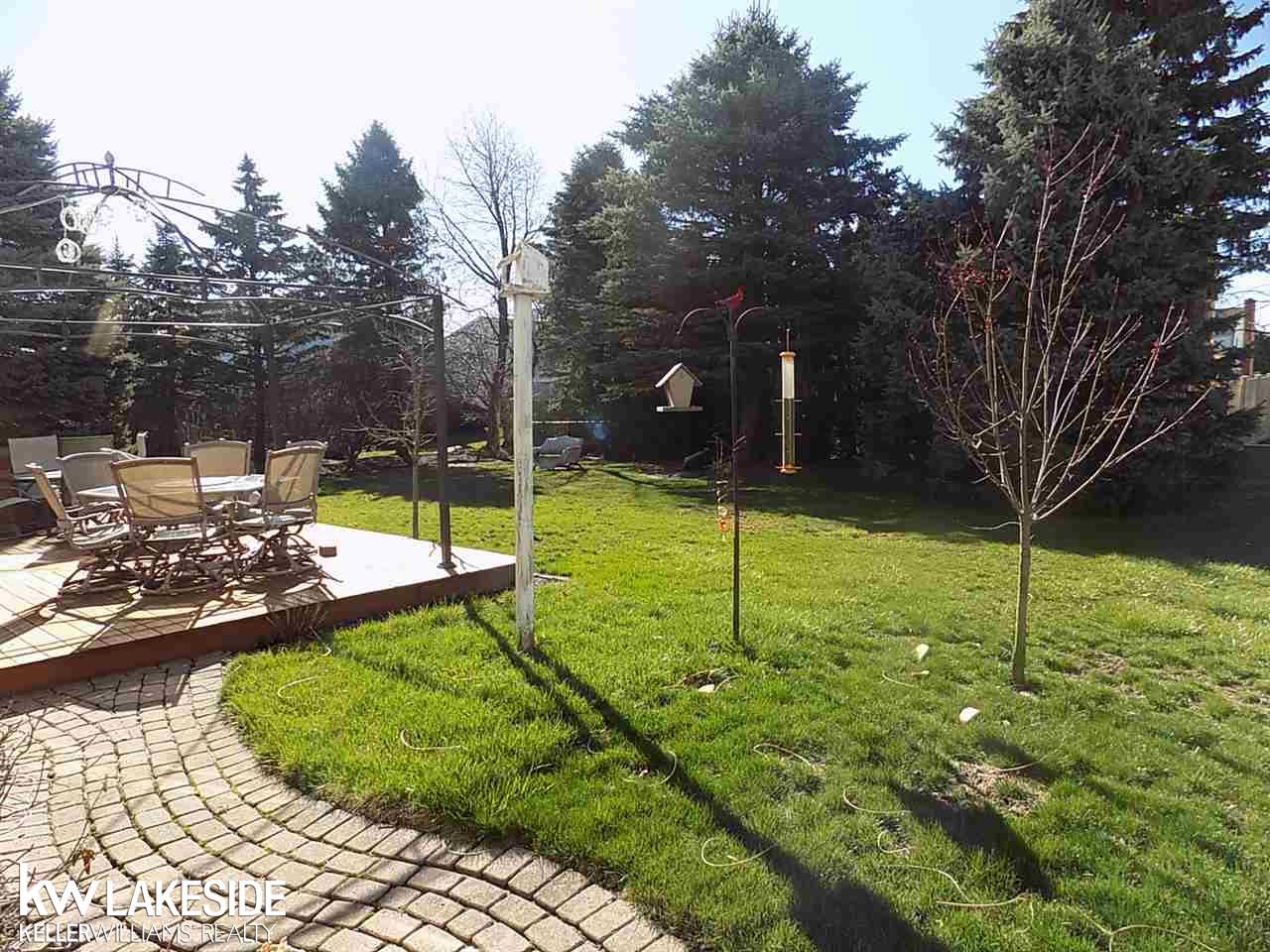46215 Doubletree Road Canton, MI 48187 - Photo 28 of 33 LARGE DECK