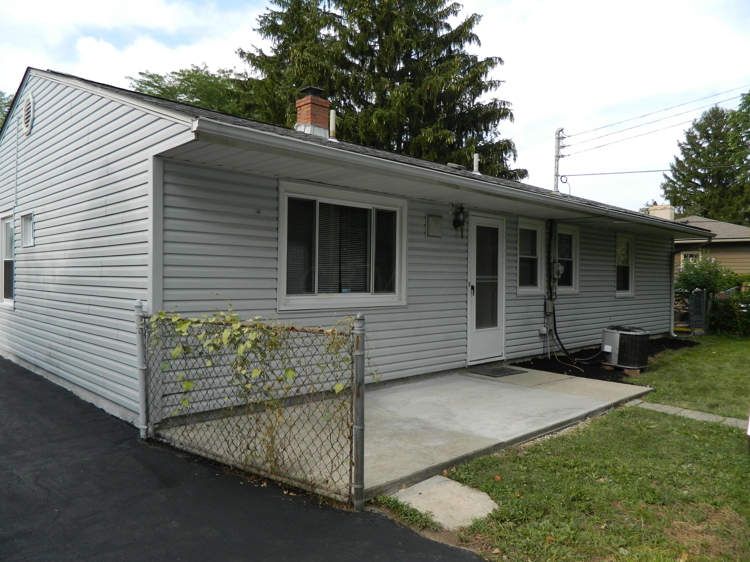 4701 Annhurst Road Columbus, OH 43228 - Photo 3 of 18 Gallery Image 3