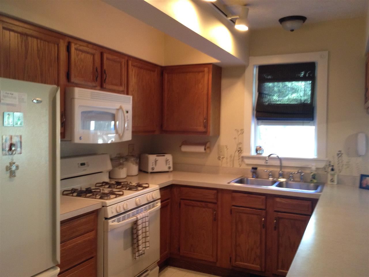 3324 South Maple Valley Road Suttons Bay, MI 49682 - Photo 14 of 28 1787907-13.JPG