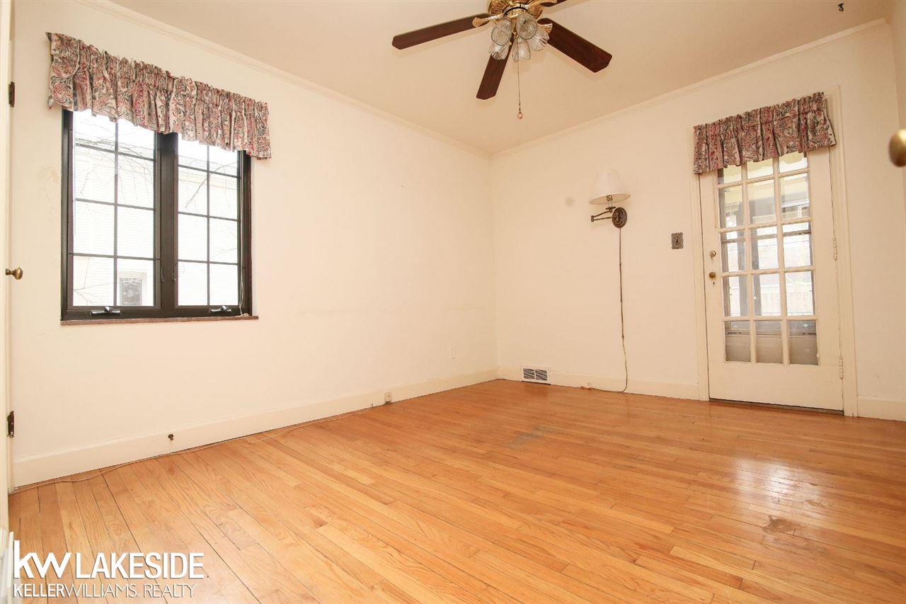 963 Roslyn Road Grosse Pointe Woods, MI 48236 - Photo 19 of 30