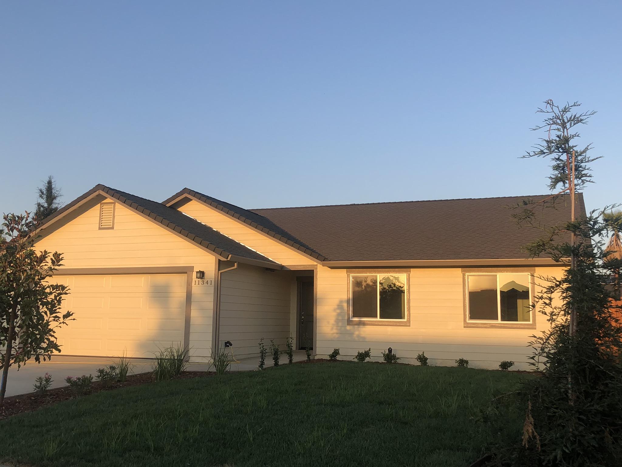 11341 Puffin Way Redding, CA 96003 - Photo 2 of 25 a view of backyard of the house