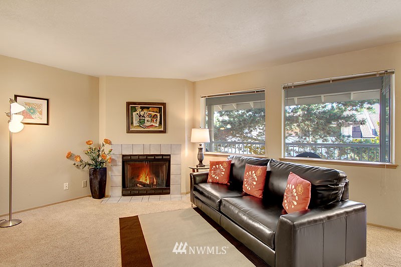 4231 Northeast 5th Street, Unit A202 Renton, WA 98059 - Photo 5 of 12 Gallery Image 5