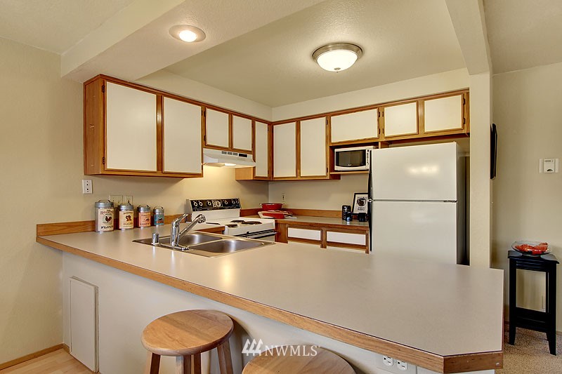 4231 Northeast 5th Street, Unit A202 Renton, WA 98059 - Photo 6 of 12 Gallery Image 6