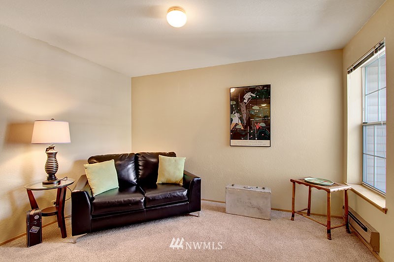 4231 Northeast 5th Street, Unit A202 Renton, WA 98059 - Photo 10 of 12 Gallery Image 10