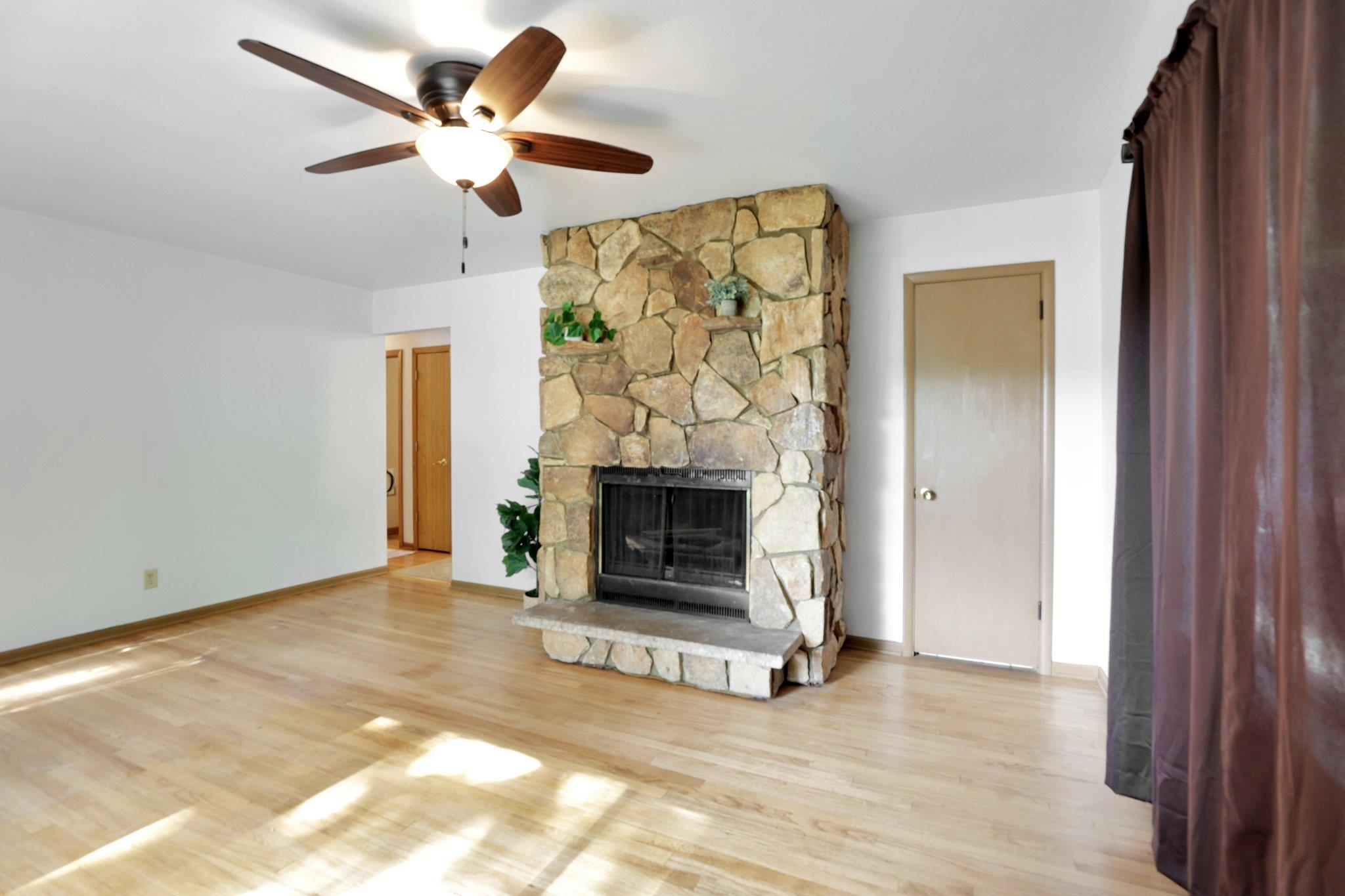 4513 Esch Lane Madison, WI 53704 - Photo 7 of 37