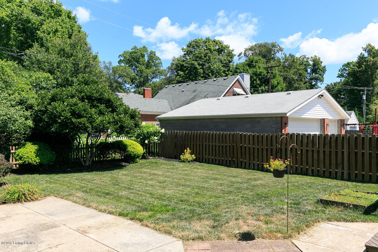 4504 Blenheim Road Louisville, KY 40207 - Photo 6 of 26 RealTourCast Willinger Blenheim (6 of