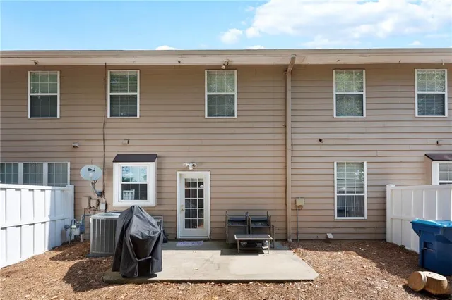 $305,000 | 119 Oak Green Drive, Lawrenceville, GA 30044