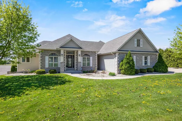 $799,000 | N1657 Carlin Road, Fort Atkinson, WI 53538