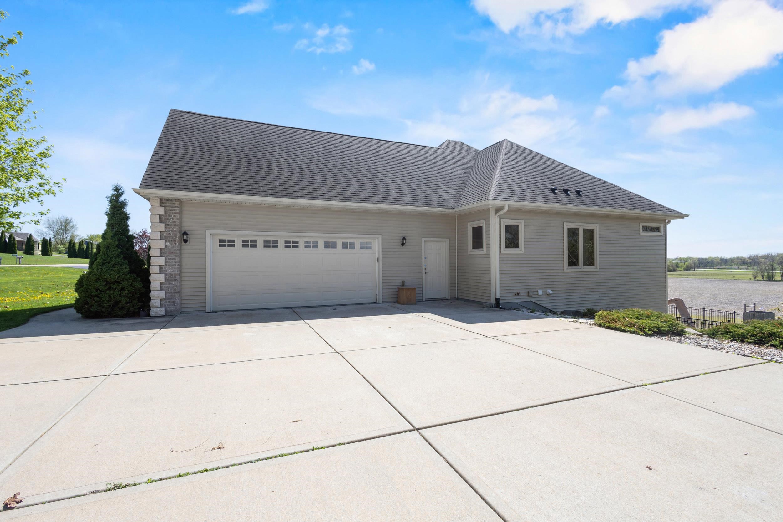 N1657 Carlin Road Fort Atkinson, WI 53538 - Photo 41 of 53