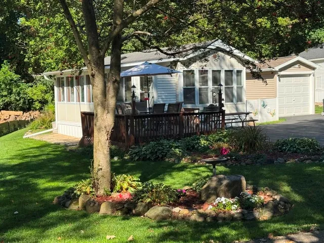 $179,900 | 460 Aspen, Edgerton, WI 53534