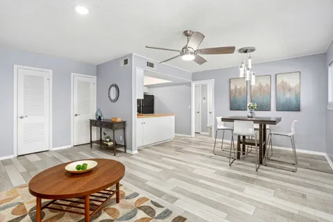 $120,000 | 201 West Silver Sands Drive, Unit 8, San Antonio, TX 78216