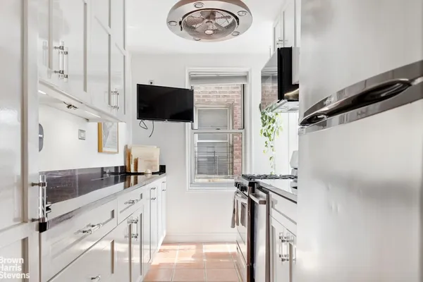 $430,000 | 340 Haven Avenue, Unit 4H | Hudson Heights