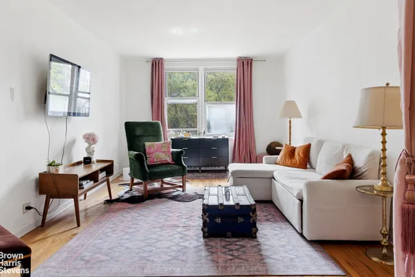 $430,000 | 340 Haven Avenue, Unit 4H | Hudson Heights
