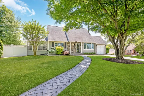 $799,990 | 34 Ridge Road, Farmingdale, NY 11735