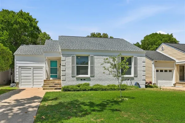 $2,500 | 4308 Donnelly Avenue, Fort Worth, TX 76107
