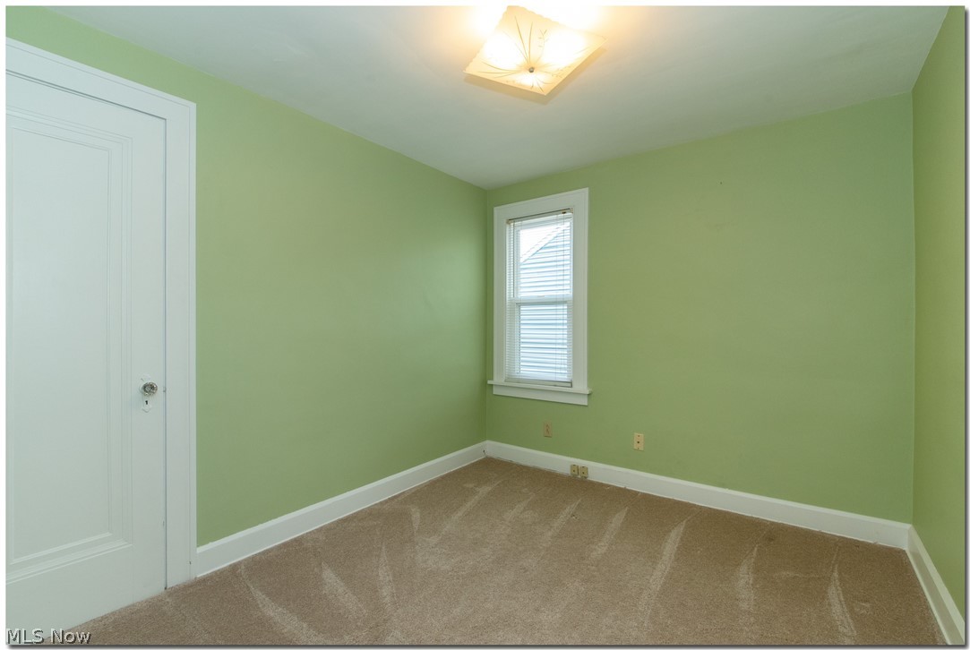 1399 Dill Road Cleveland, OH 44121 - Photo 22 of 35