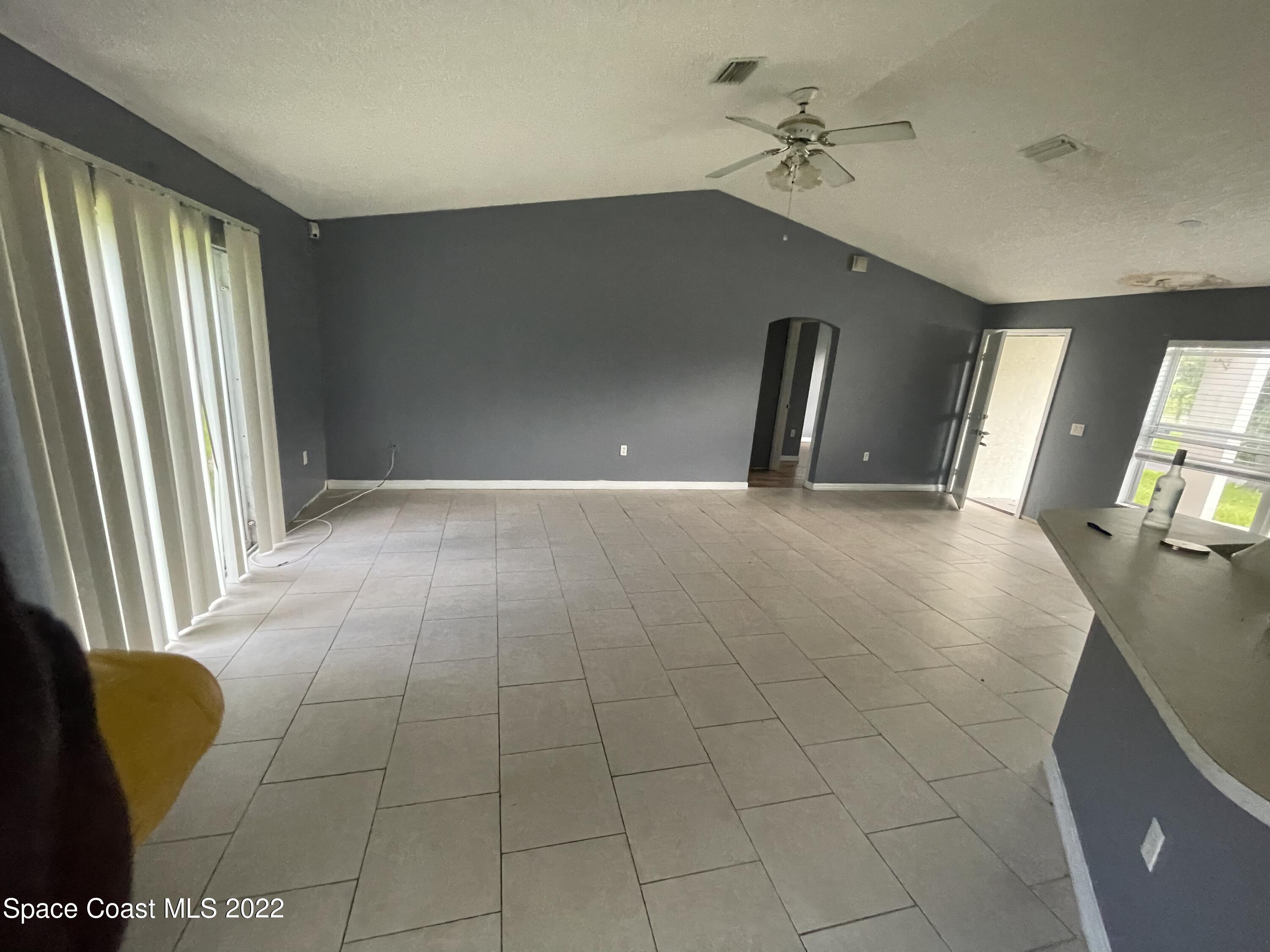 321 Sarah Road Southwest Palm Bay, FL 32908 - Photo 4 of 10 E08EF283-E3E1-4246-93FD-8053DDFE4619