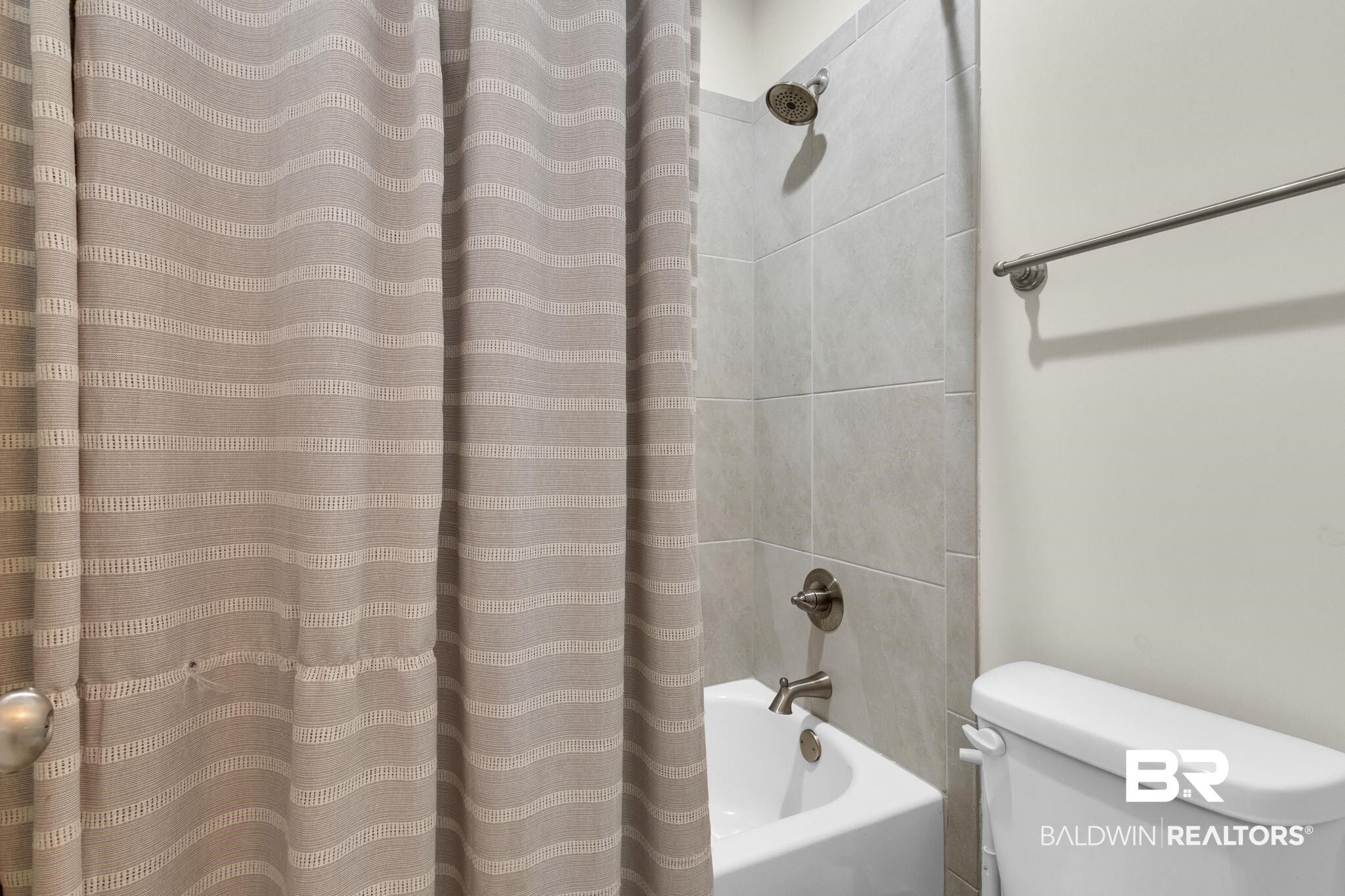 237 Hemlock Drive Fairhope, AL 36532 - Photo 31 of 46 Bath 3
