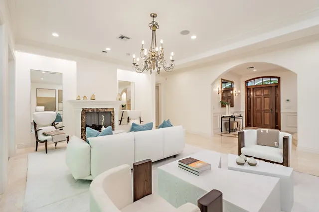 $75,000 | 233 El Pueblo Way, Palm Beach, FL 33480