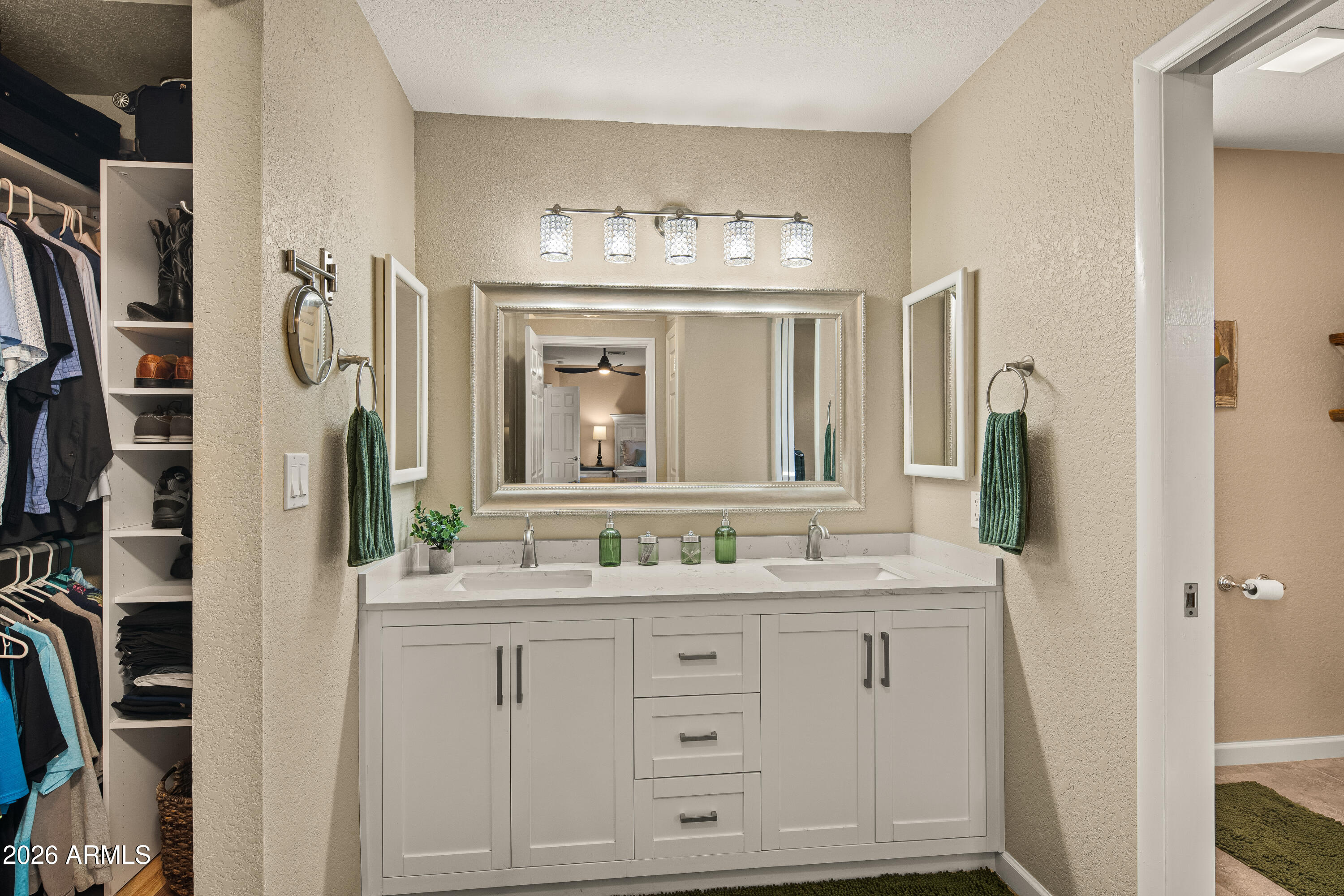 300 Raintree Road Sedona, AZ 86351 - Photo 30 of 65 JL_300RainTreeRd-interiors-Primary-04