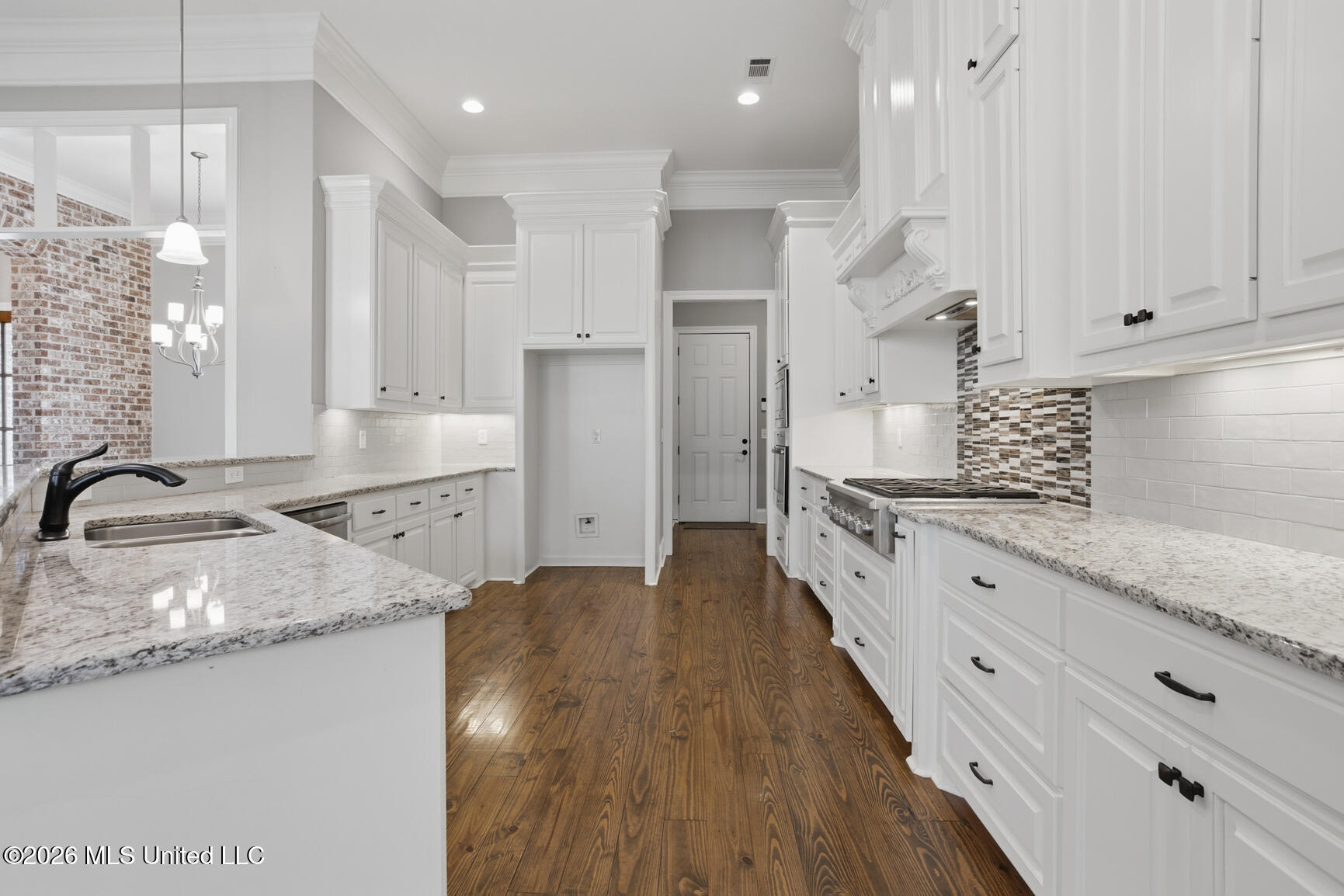 107 Speers Valley Road Brandon, MS 39042 - Photo 10 of 33 Granite Countertop Space Galore!