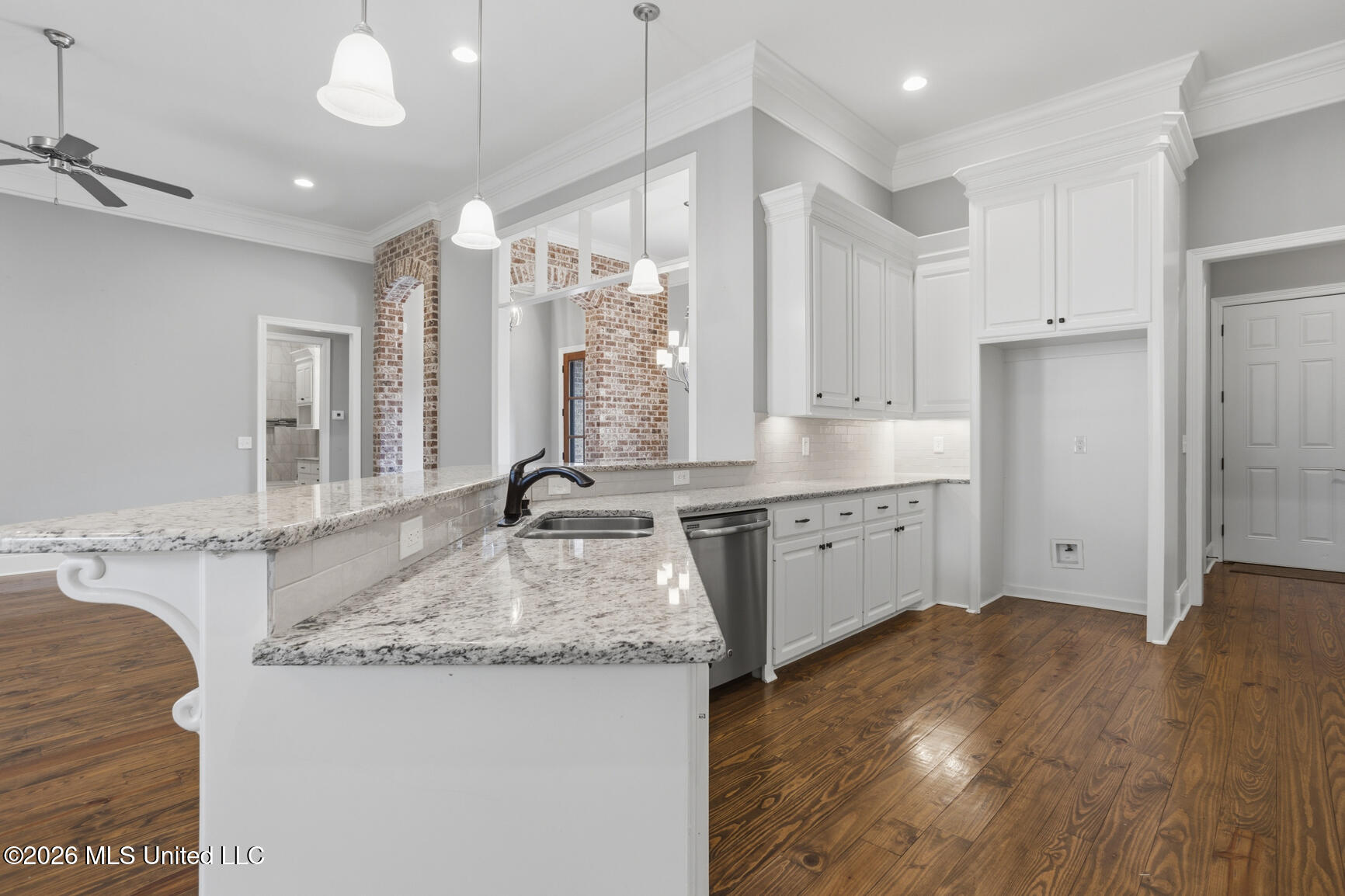 107 Speers Valley Road Brandon, MS 39042 - Photo 11 of 33 Tons of Cabinet Space