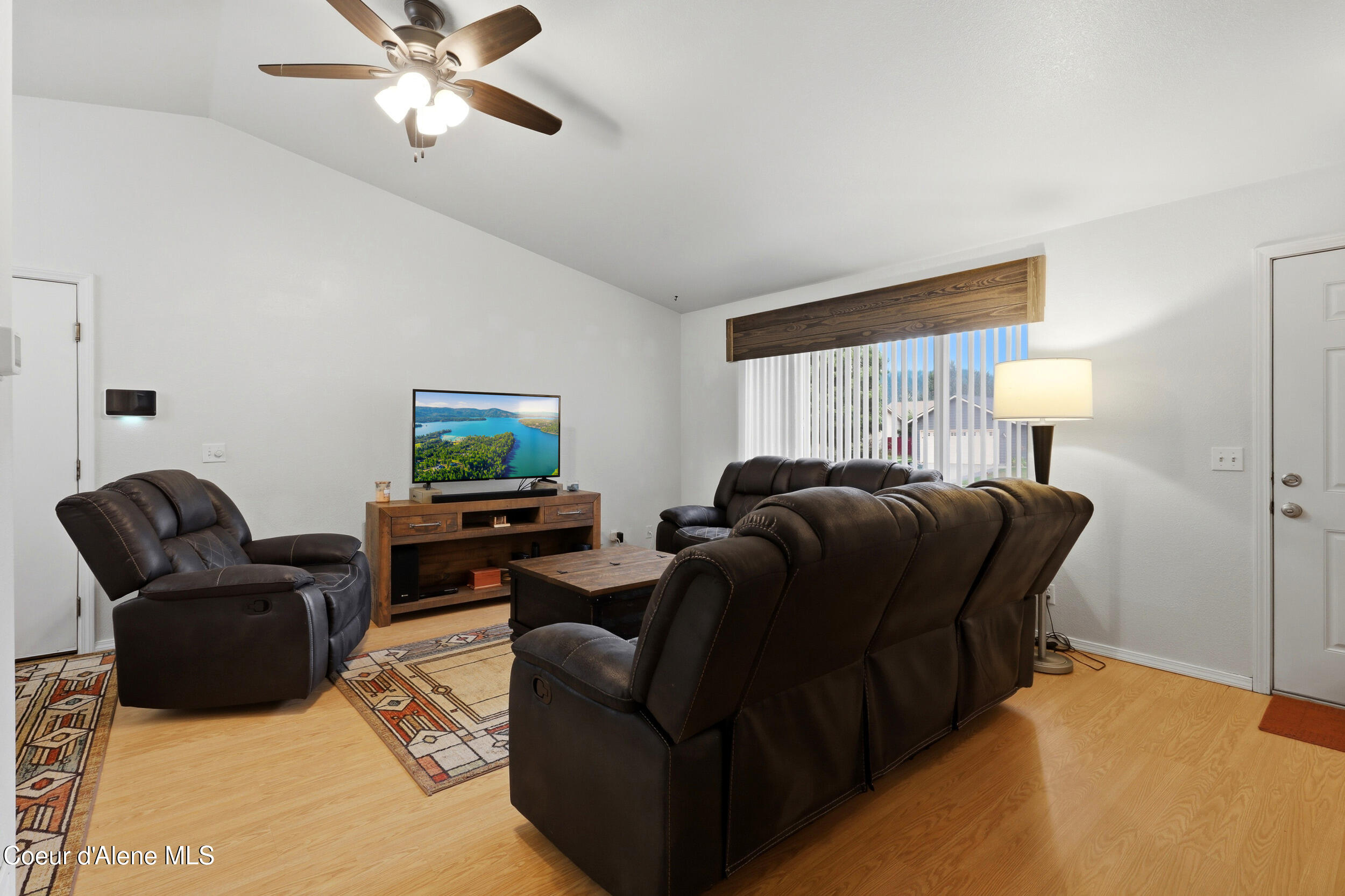 8208 Arizona Street Rathdrum, ID 83858 - Photo 7 of 39 Living Room
