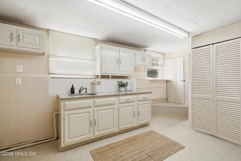 $1,850,000 | 33 Sachem Road, Greenwich, CT 06830