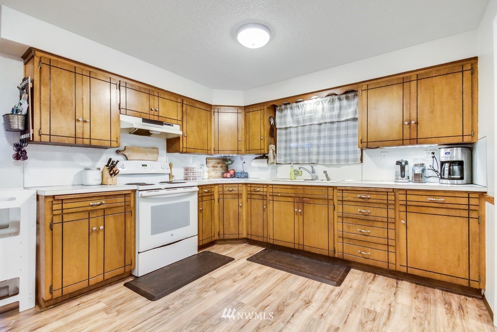 17147 Gibson Road Southwest Tenino, WA 98589 - Photo 8 of 21