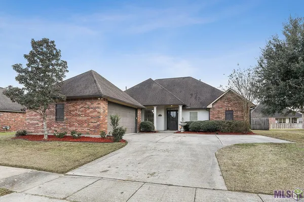 $339,000 | 2970 Majestic Oaks Avenue, Zachary, LA 70791