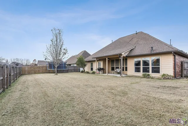 $349,000 | 2970 Majestic Oaks Avenue, Zachary, LA 70791