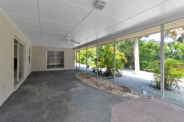 $930,000 | 315 Avenida De Paradisio, Sarasota, FL 34242