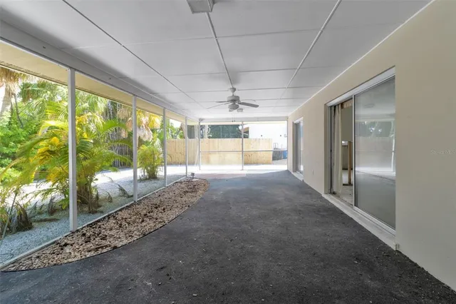 $930,000 | 315 Avenida De Paradisio, Sarasota, FL 34242