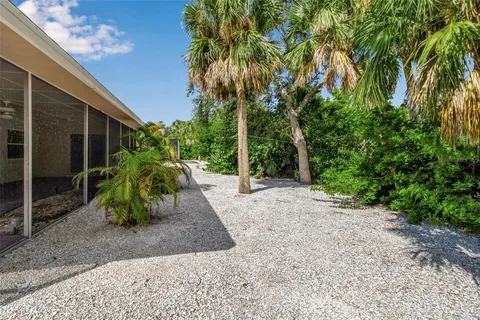 $950,000 | 315 Avenida De Paradisio, Sarasota, FL 34242