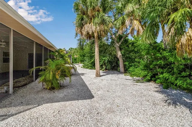 $930,000 | 315 Avenida De Paradisio, Sarasota, FL 34242