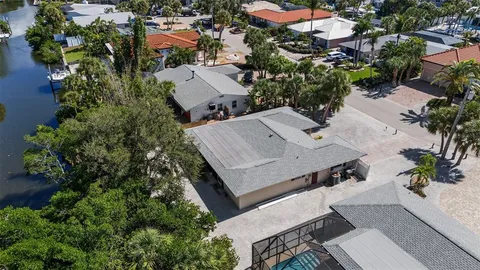 $950,000 | 315 Avenida De Paradisio, Sarasota, FL 34242