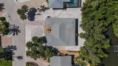 $950,000 | 315 Avenida De Paradisio, Sarasota, FL 34242