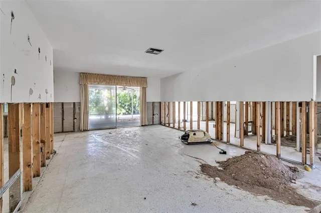 $930,000 | 315 Avenida De Paradisio, Sarasota, FL 34242