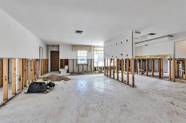 $930,000 | 315 Avenida De Paradisio, Sarasota, FL 34242