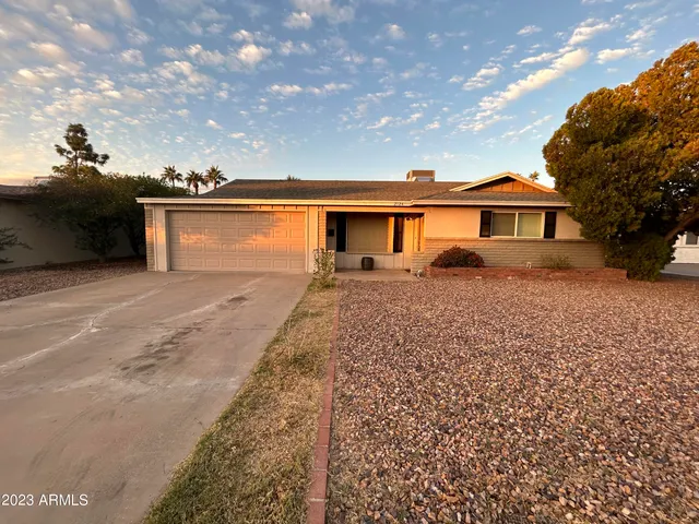 $2,200 | 2124 East Carson Drive, Tempe, AZ 85282