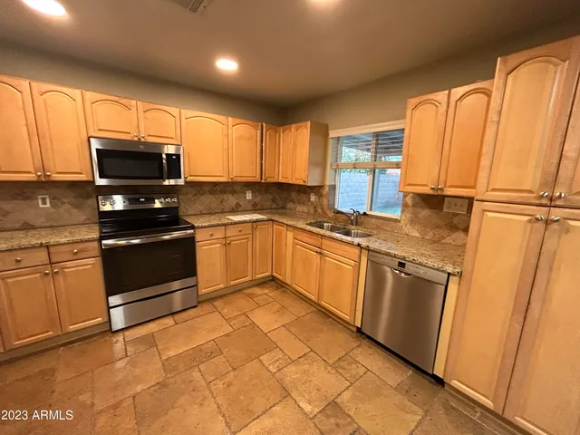 $2,200 | 2124 East Carson Drive, Tempe, AZ 85282