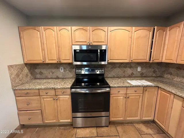 $2,200 | 2124 East Carson Drive, Tempe, AZ 85282