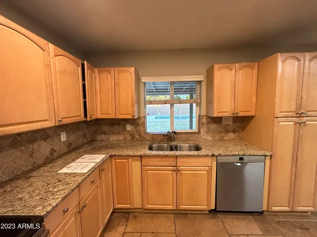 $2,200 | 2124 East Carson Drive, Tempe, AZ 85282