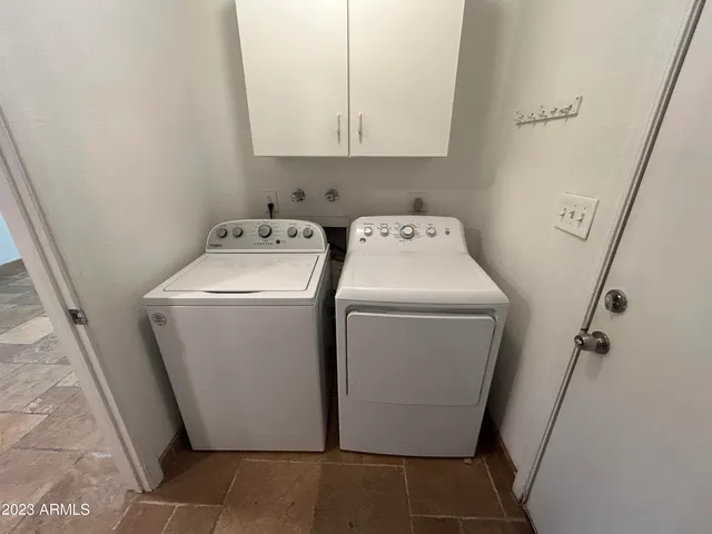 $2,200 | 2124 East Carson Drive, Tempe, AZ 85282